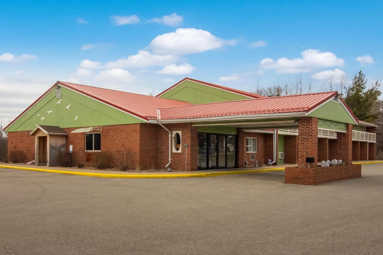 Econo Lodge Cadillac By Choice Exterior foto