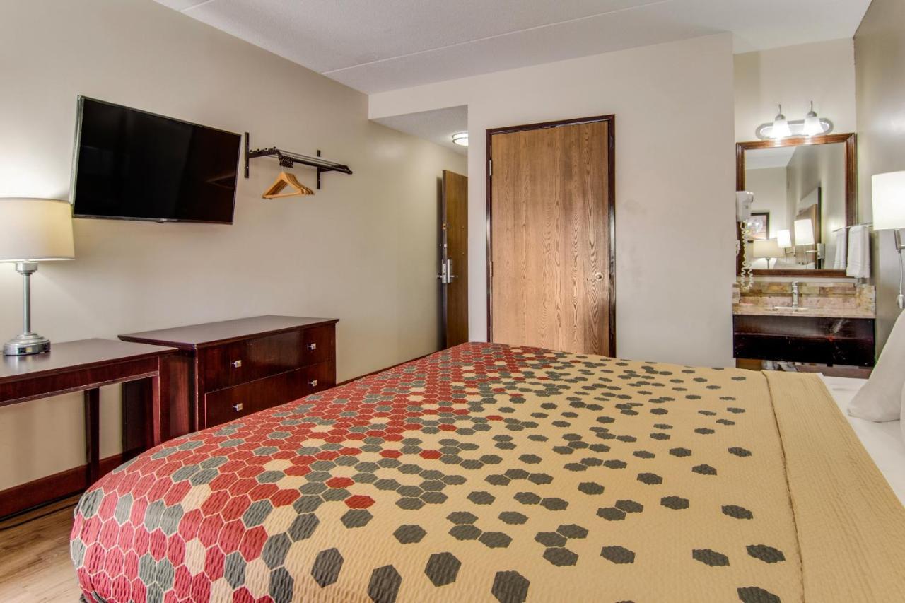 Econo Lodge Cadillac By Choice Exterior foto