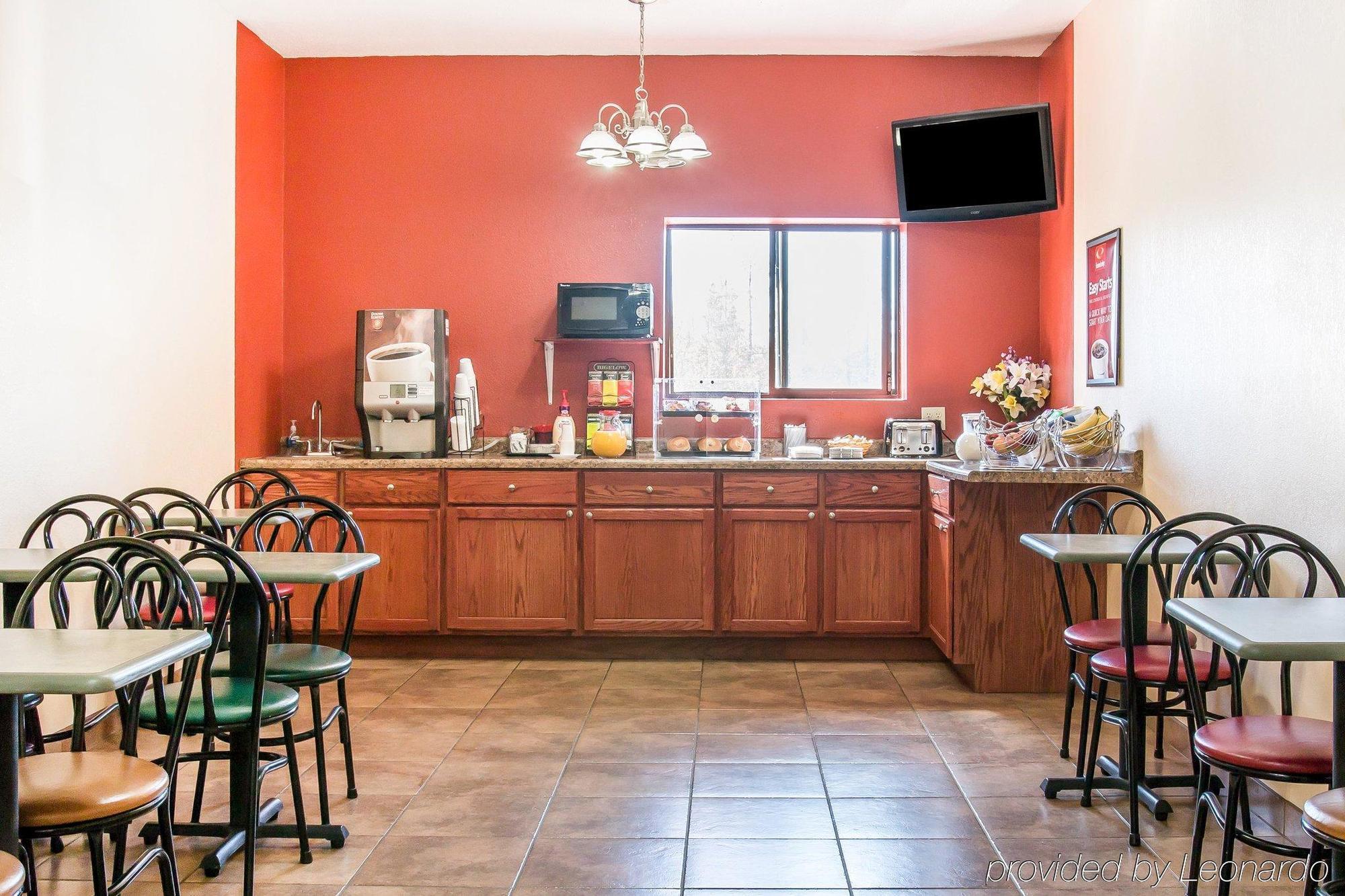 Econo Lodge Cadillac By Choice Exterior foto